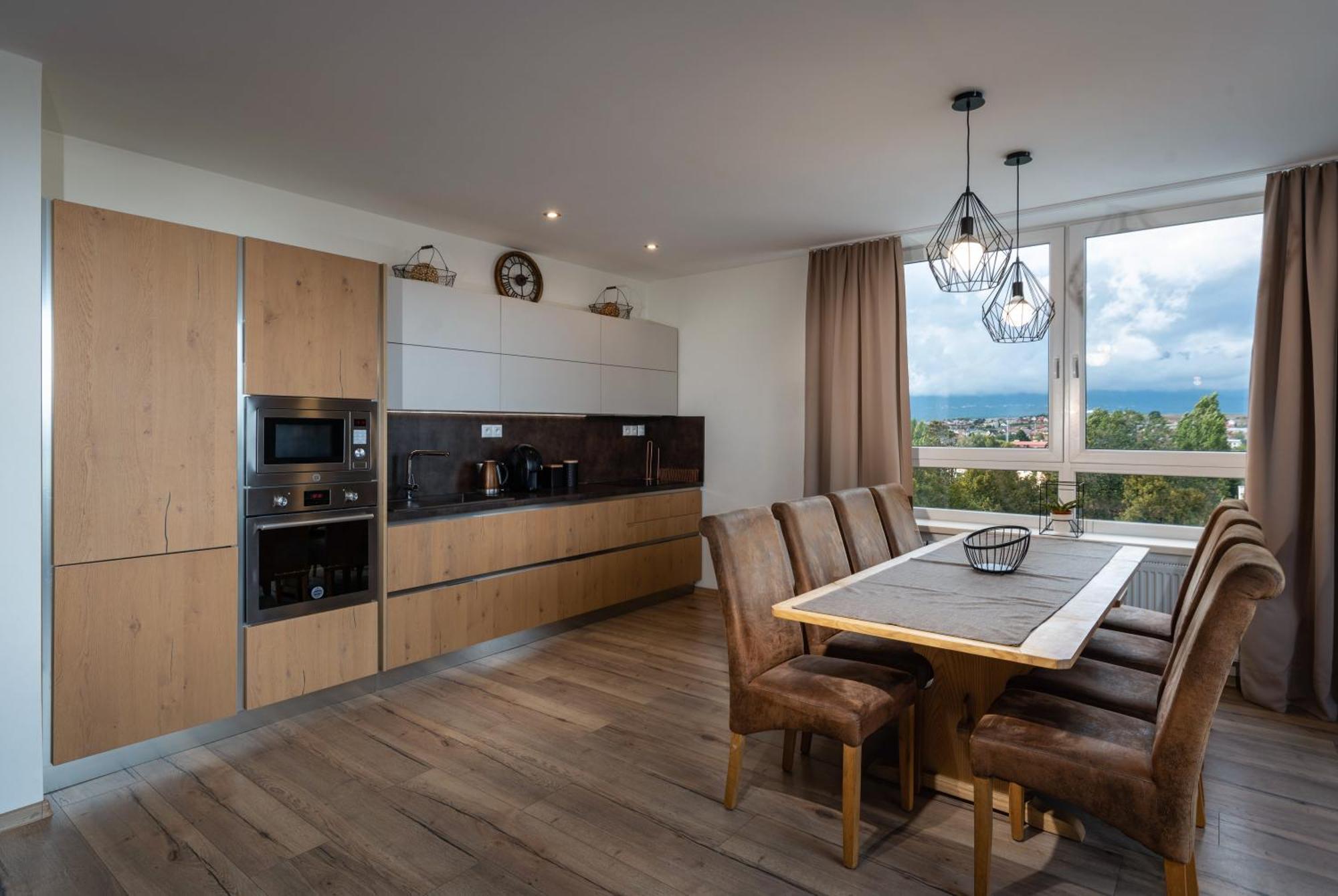 A-Partman Sk - Main Square - Private Parking - Mountain View - Top Floor - 82 M2 Poprad Exterior foto